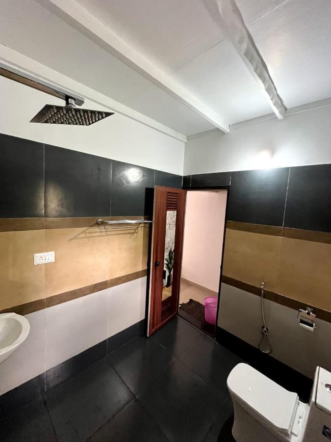 Kayalvarath Paradise Apartment Mundrothuruth Luaran gambar