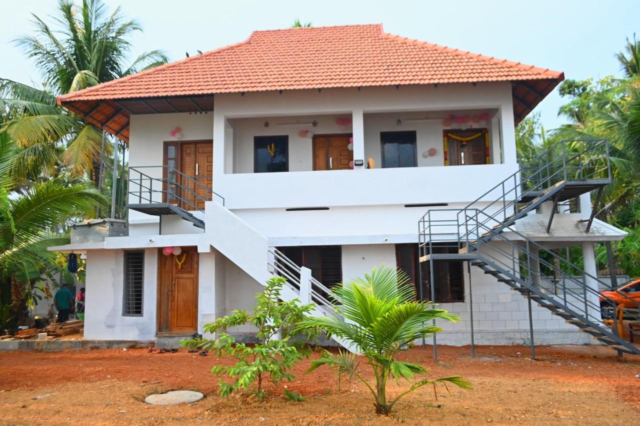Kayalvarath Paradise Apartment Mundrothuruth Luaran gambar