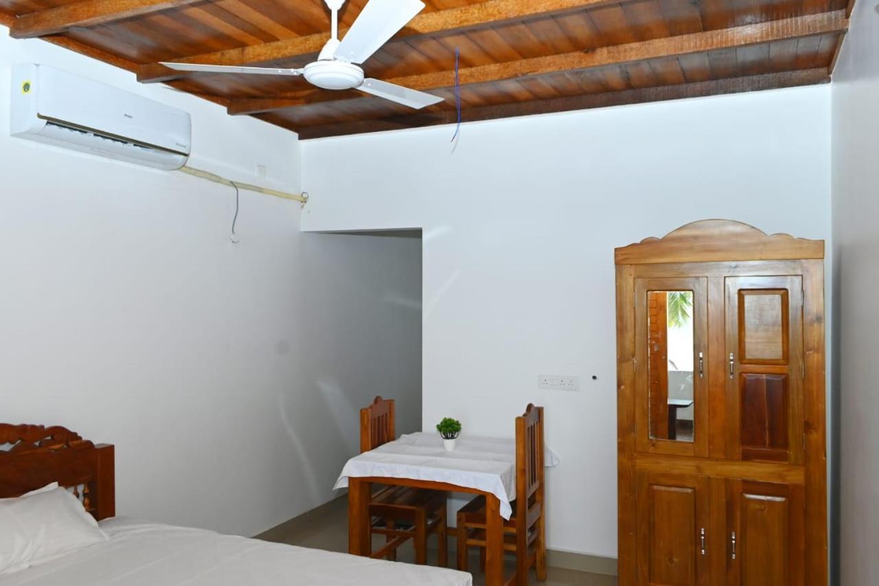 Kayalvarath Paradise Apartment Mundrothuruth Luaran gambar